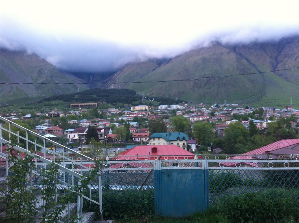 Maia'S Guest House Gergeti Казбеги Екстериор снимка